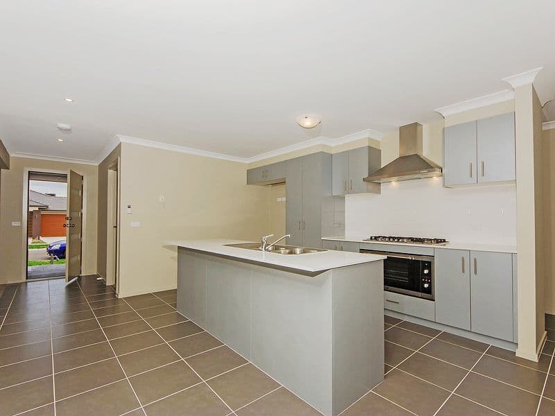 24 Safari Drive, TARNEIT VIC 3029, Tarneit - Thumbnail 2