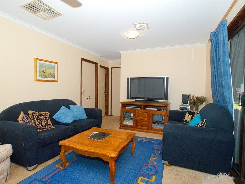 3 Maltravers Crescent, CRANBOURNE NORTH VIC 3977, Cranbourne North - Thumbnail 2