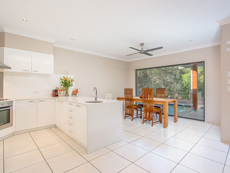 8 Grandis Court, CASHMERE QLD 4500, Cashmere - Thumbnail 7