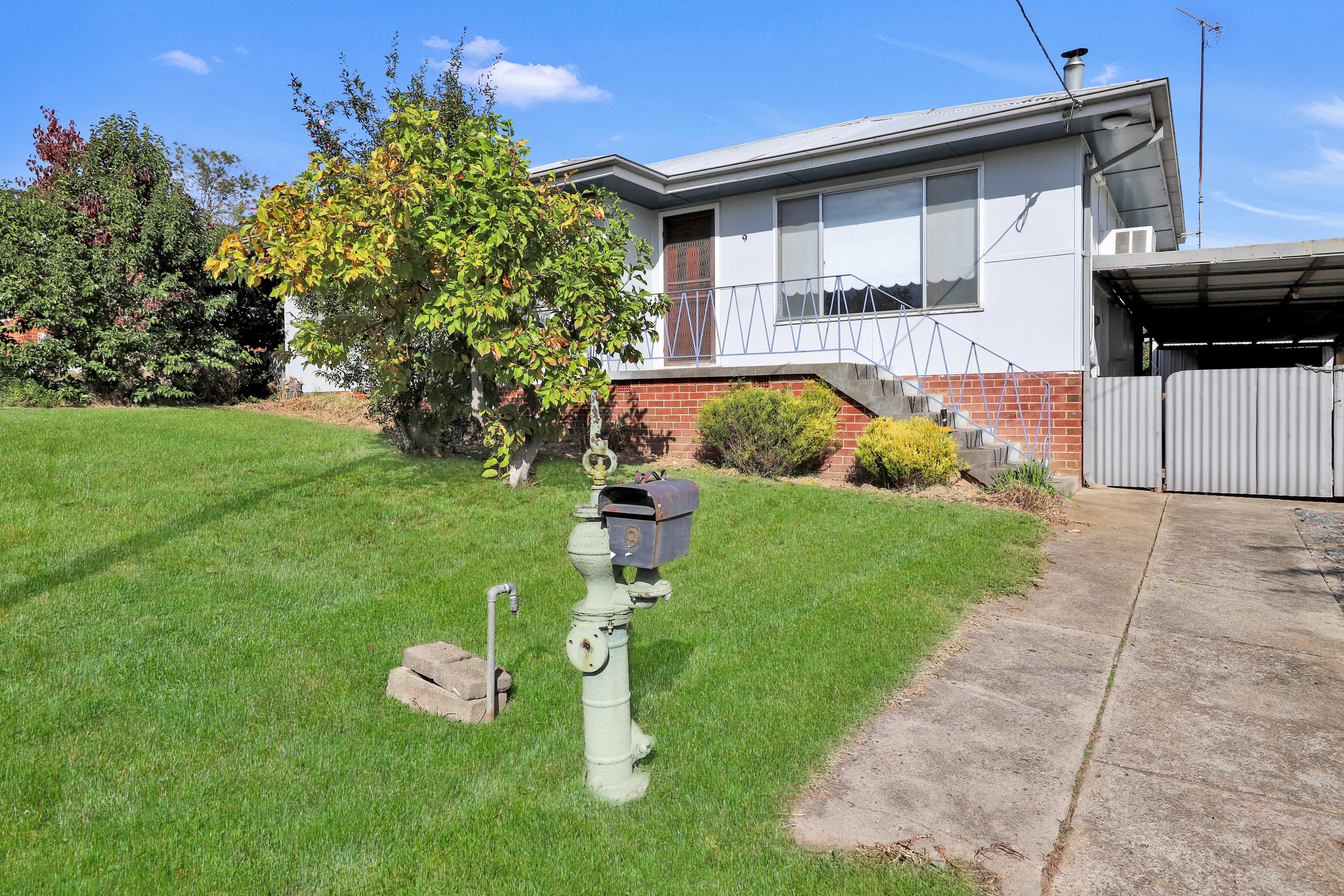 9 Simpson Street, Tumut NSW 2720, Tumut - Thumbnail 2