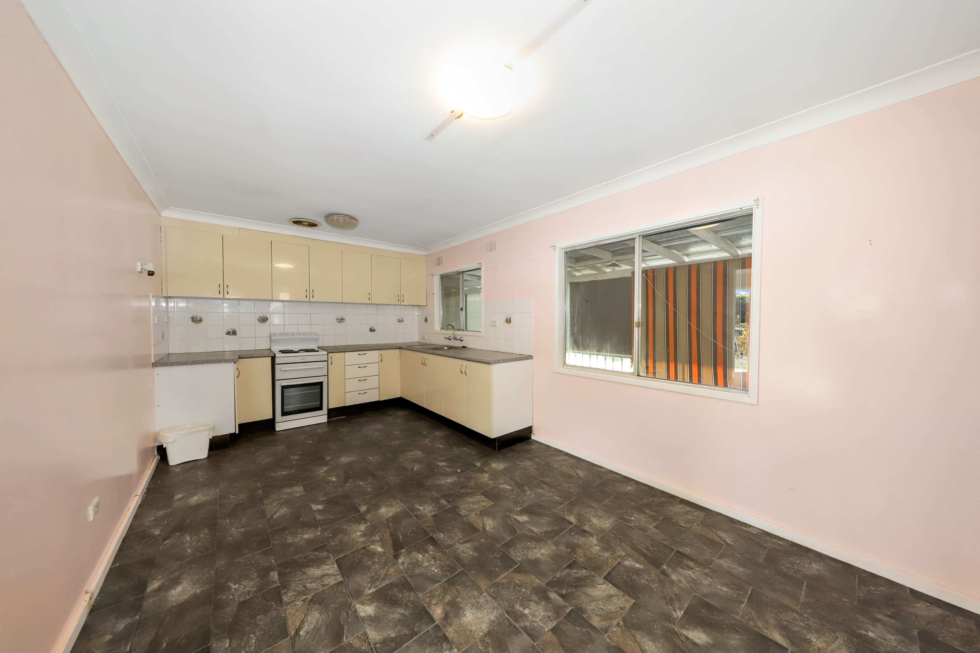 9 Simpson Street, Tumut NSW 2720, Tumut - Thumbnail 3