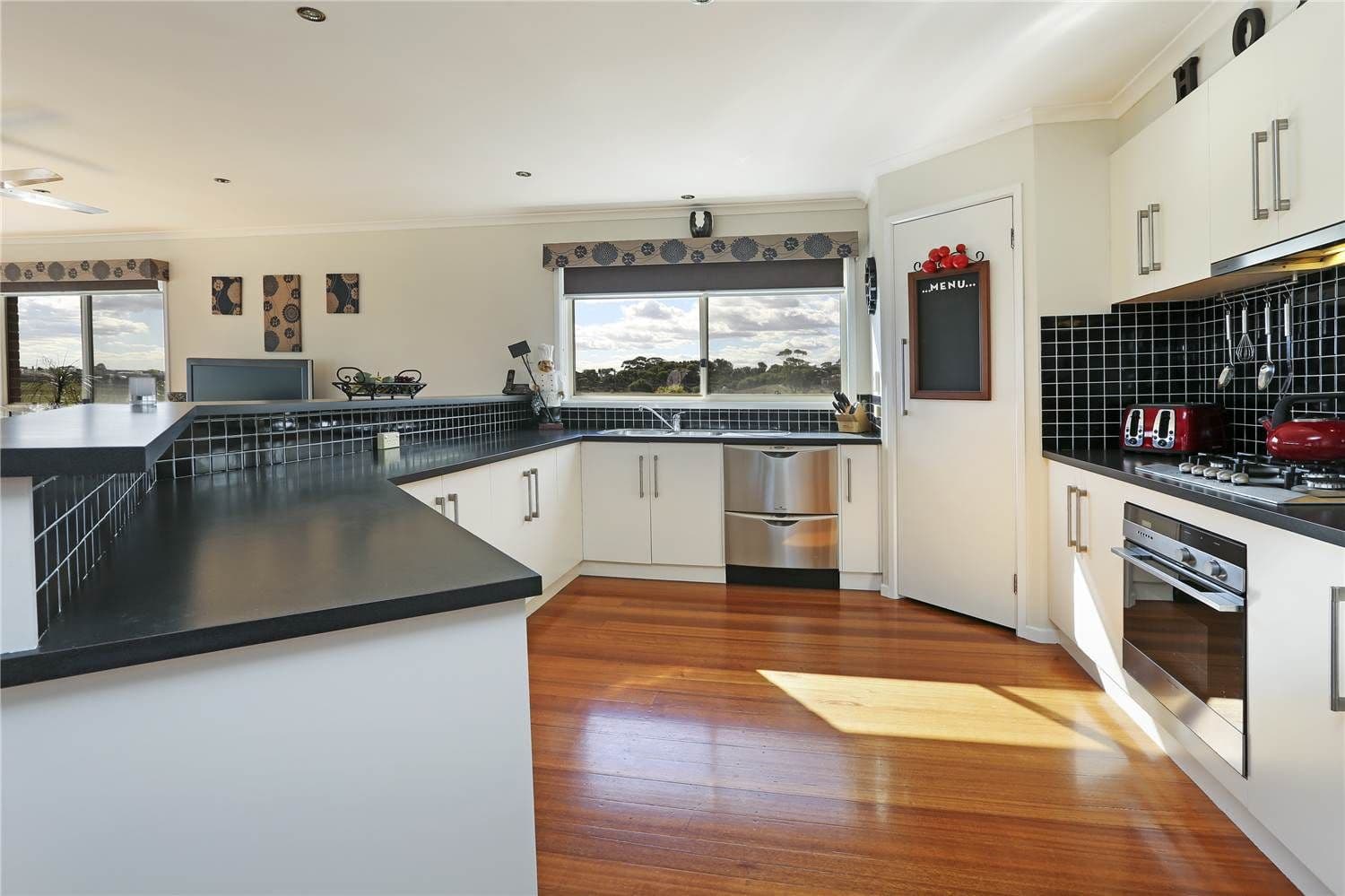 11 Nanton Close, LARA VIC 3212, Lara - Thumbnail 3