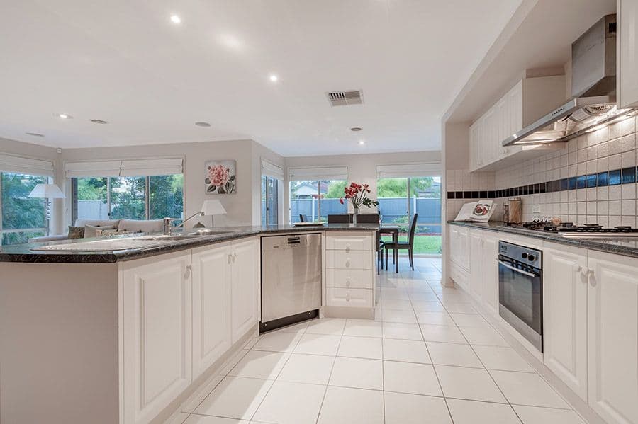 17 Mittagong Rise, Craigieburn VIC 3064, Craigieburn - Thumbnail 3