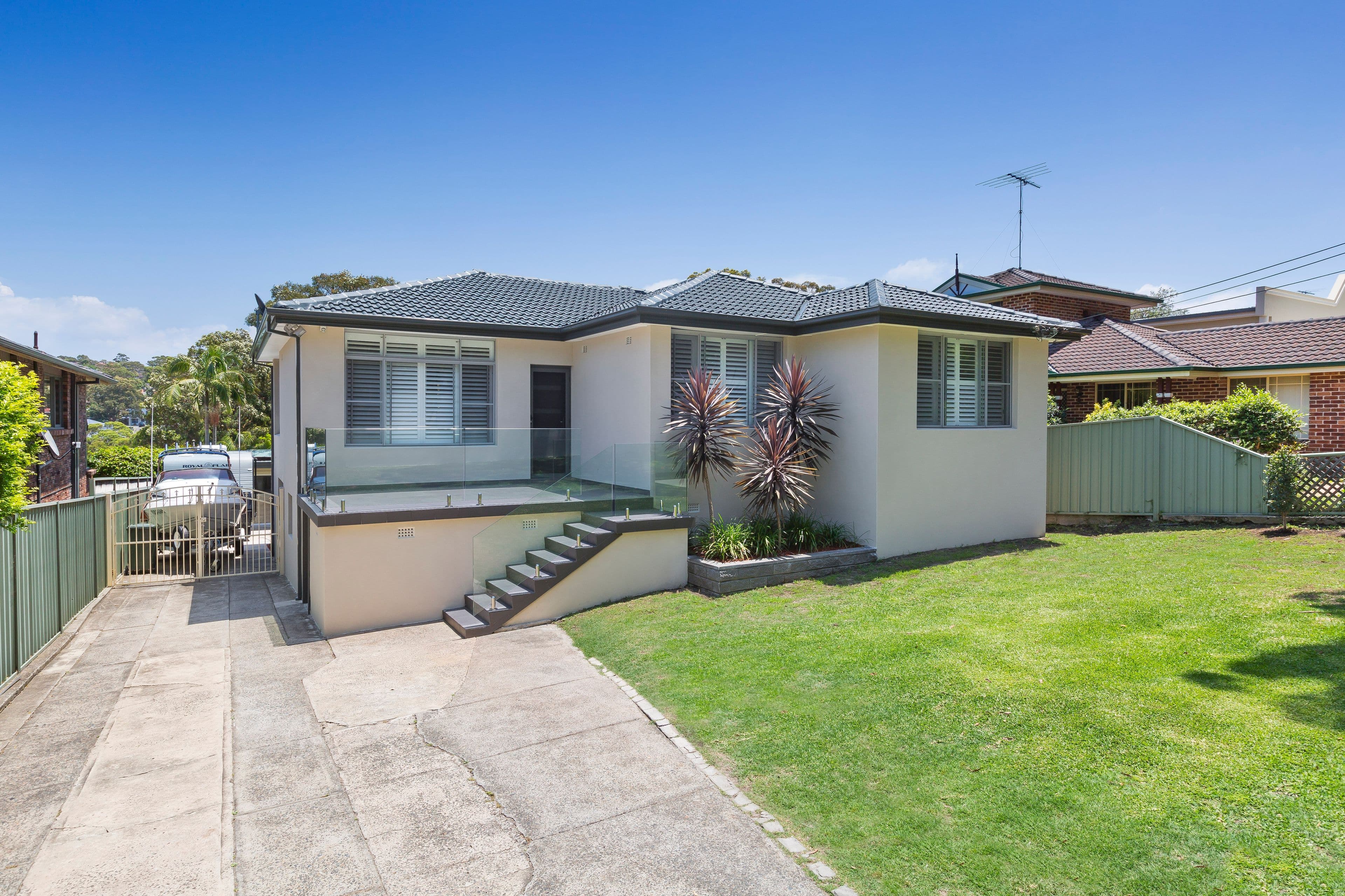 207 Gannons Road, Caringbah South - Thumbnail 2