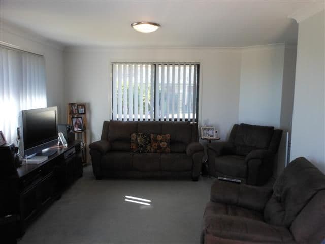 8 Michael Street, WESTBROOK QLD 4350, Westbrook - Thumbnail 2