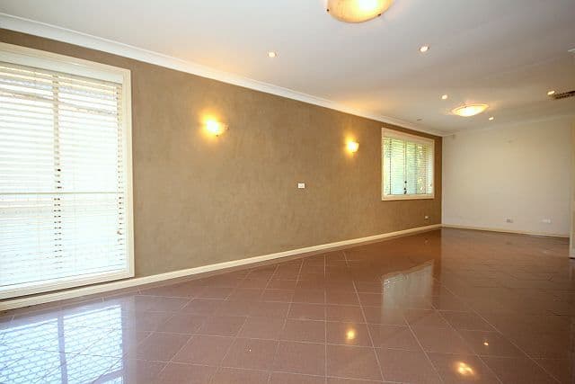 4 Maree Place, CONDELL PARK NSW 2200, Condell Park - Thumbnail 4