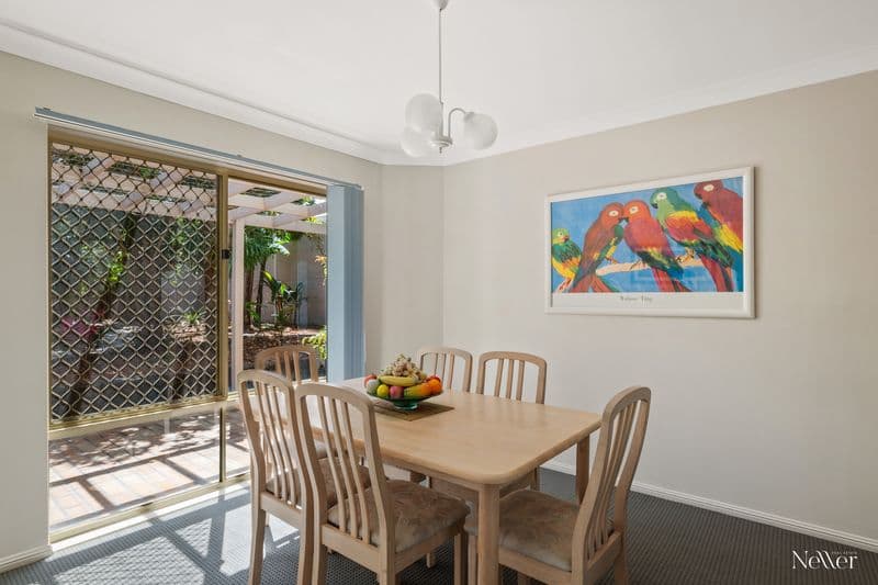 5 Daybreak Court, Castaways Beach - Thumbnail 5