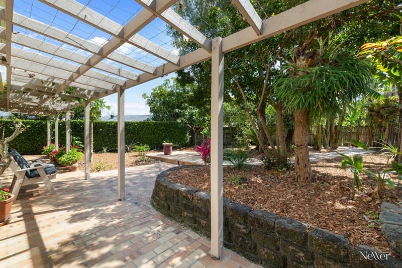 5 Daybreak Court, Castaways Beach - Thumbnail 8