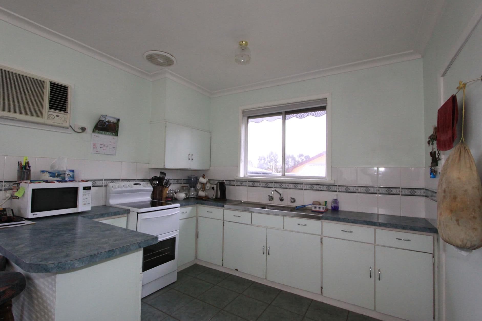 32 Wesley Street, KANGAROO FLAT VIC 3555, Kangaroo Flat - Thumbnail 2