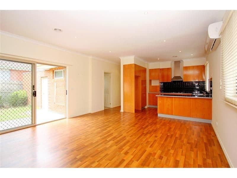 73 Ladd Street, WATSONIA VIC 3087, Watsonia - Thumbnail 3