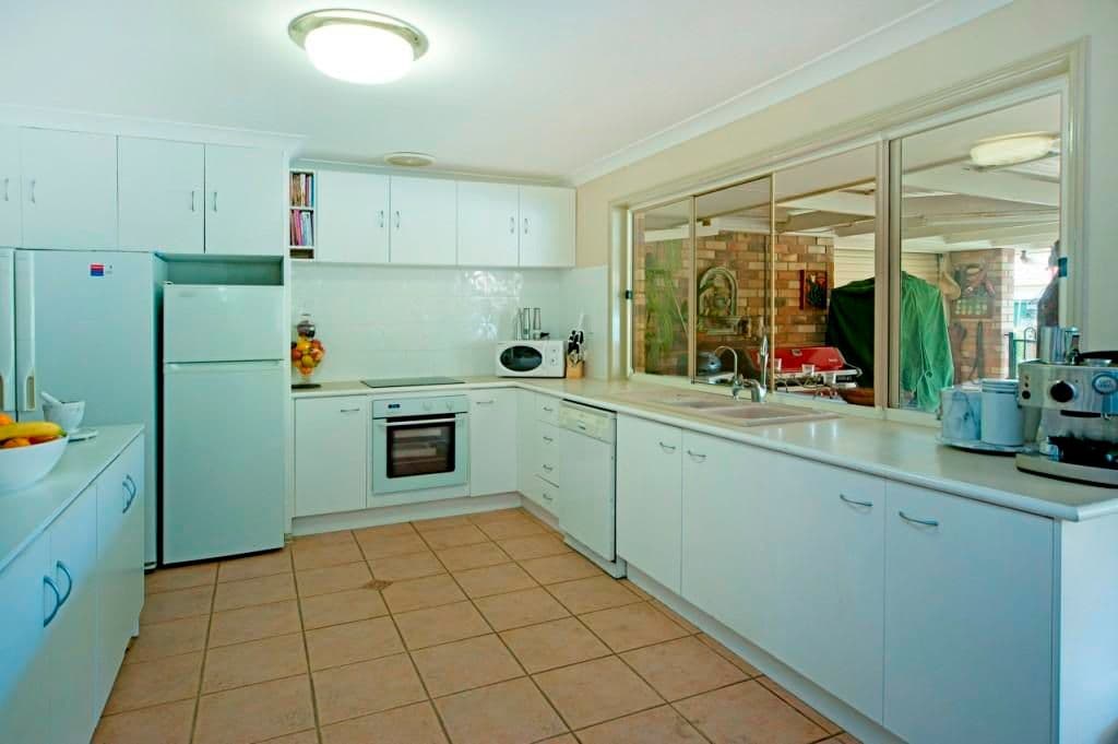 10 Navua Court, PACIFIC PINES QLD 4211, Pacific Pines - Thumbnail 5