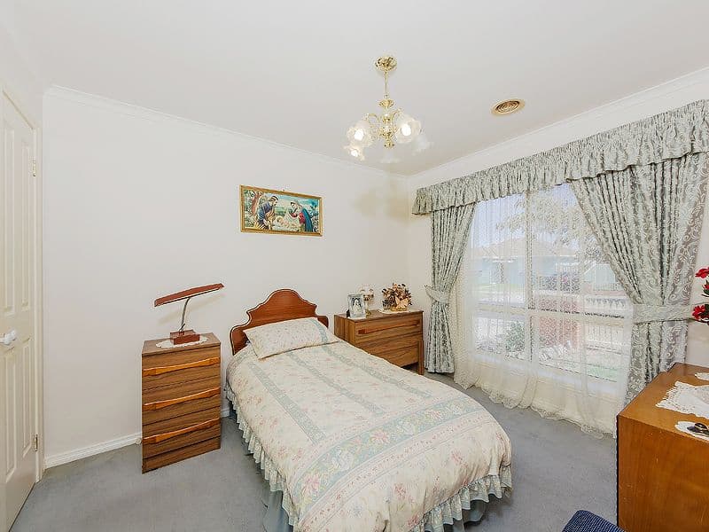 38 Oberon Avenue, ST ALBANS VIC 3021, St Albans - Thumbnail 5