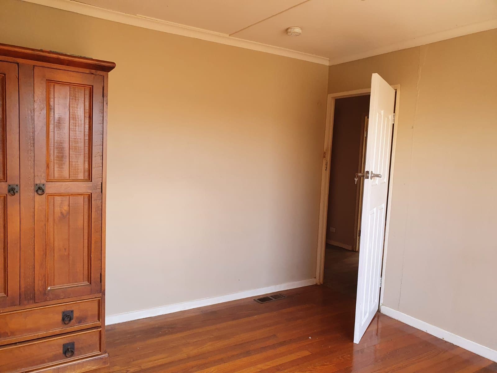 17 Golden Avenue, Werribee VIC 3030, Werribee - Thumbnail 5