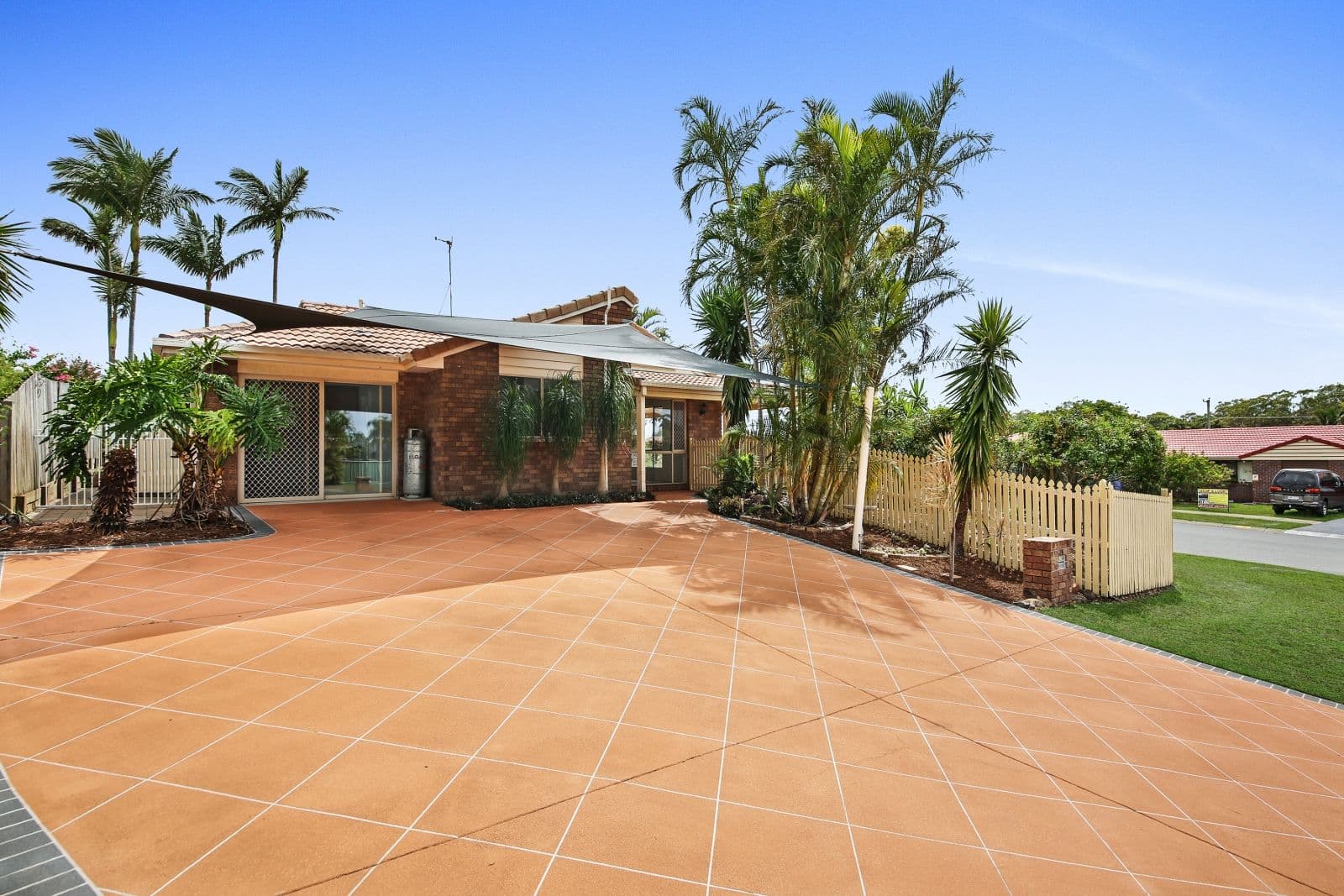 1 Essendon Close, Arundel QLD 4214, Arundel - Thumbnail 2
