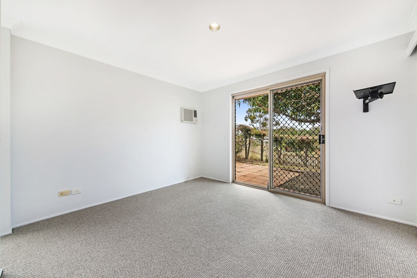 1 Essendon Close, Arundel QLD 4214, Arundel - Thumbnail 8