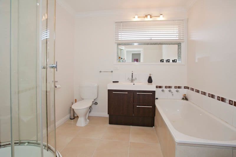 11 Highfield Drive, GROVEDALE VIC 3216, Grovedale - Thumbnail 5