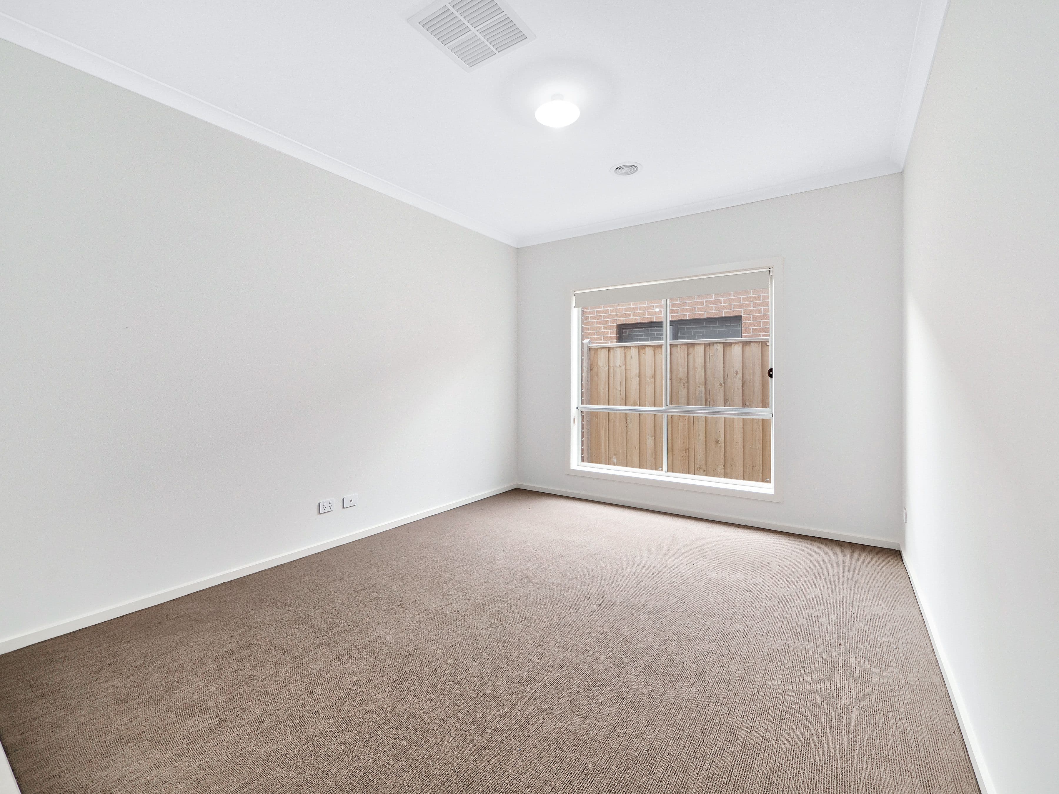 48 Pitfield Avenue, Cranbourne East VIC 3977, Cranbourne East - Thumbnail 3