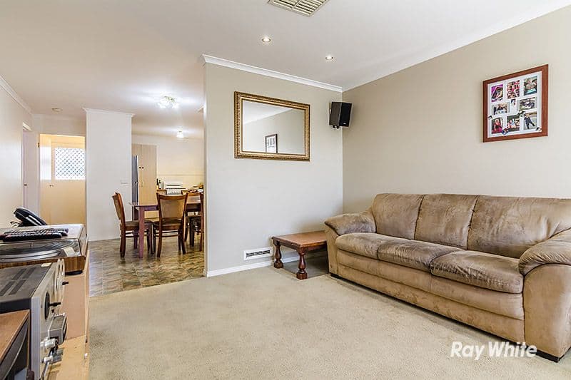 68 Scarborough Avenue, Cranbourne West VIC 3977, Cranbourne West - Thumbnail 2