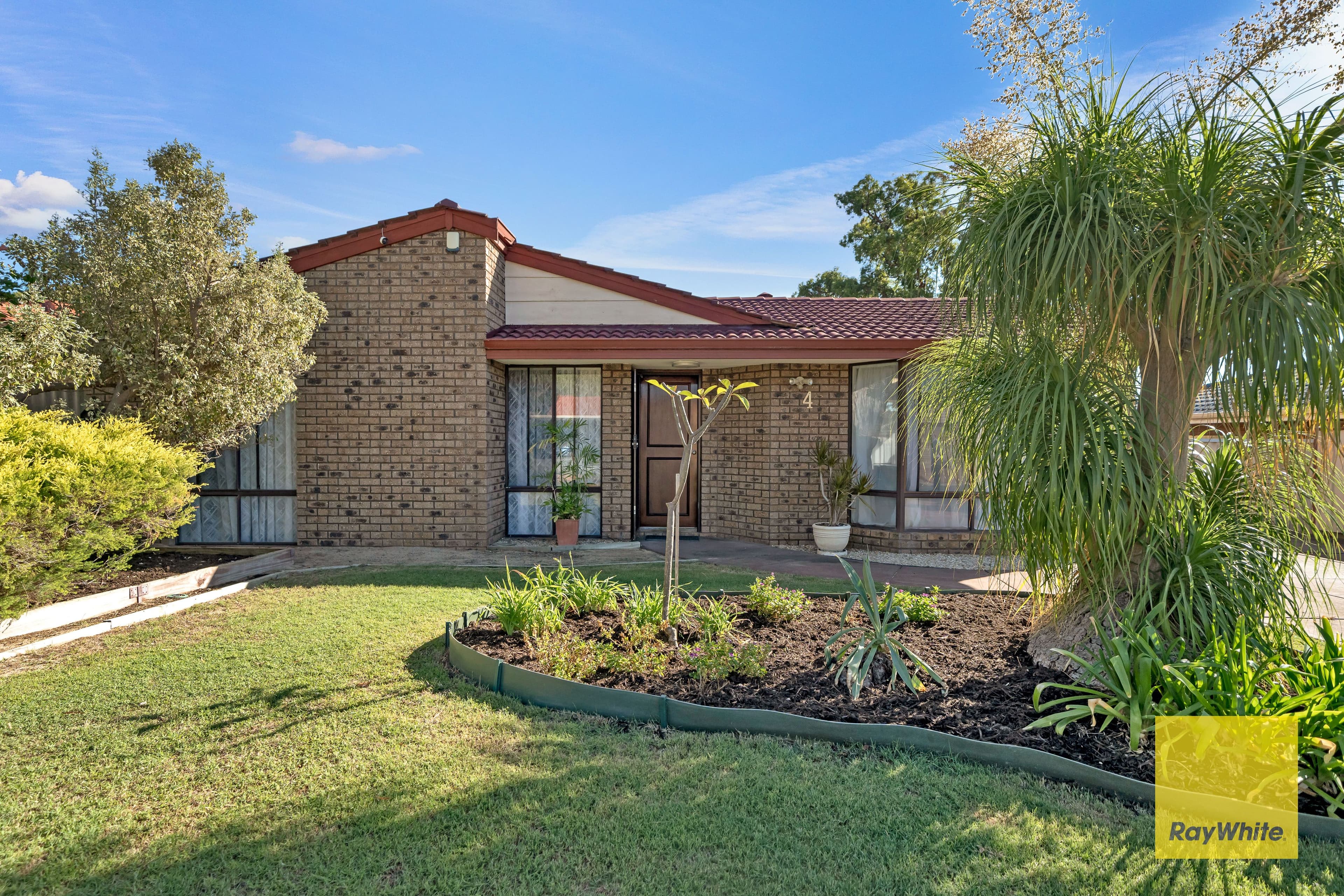 4 Crucis Close, Mirrabooka WA 6061, Mirrabooka - Image 1