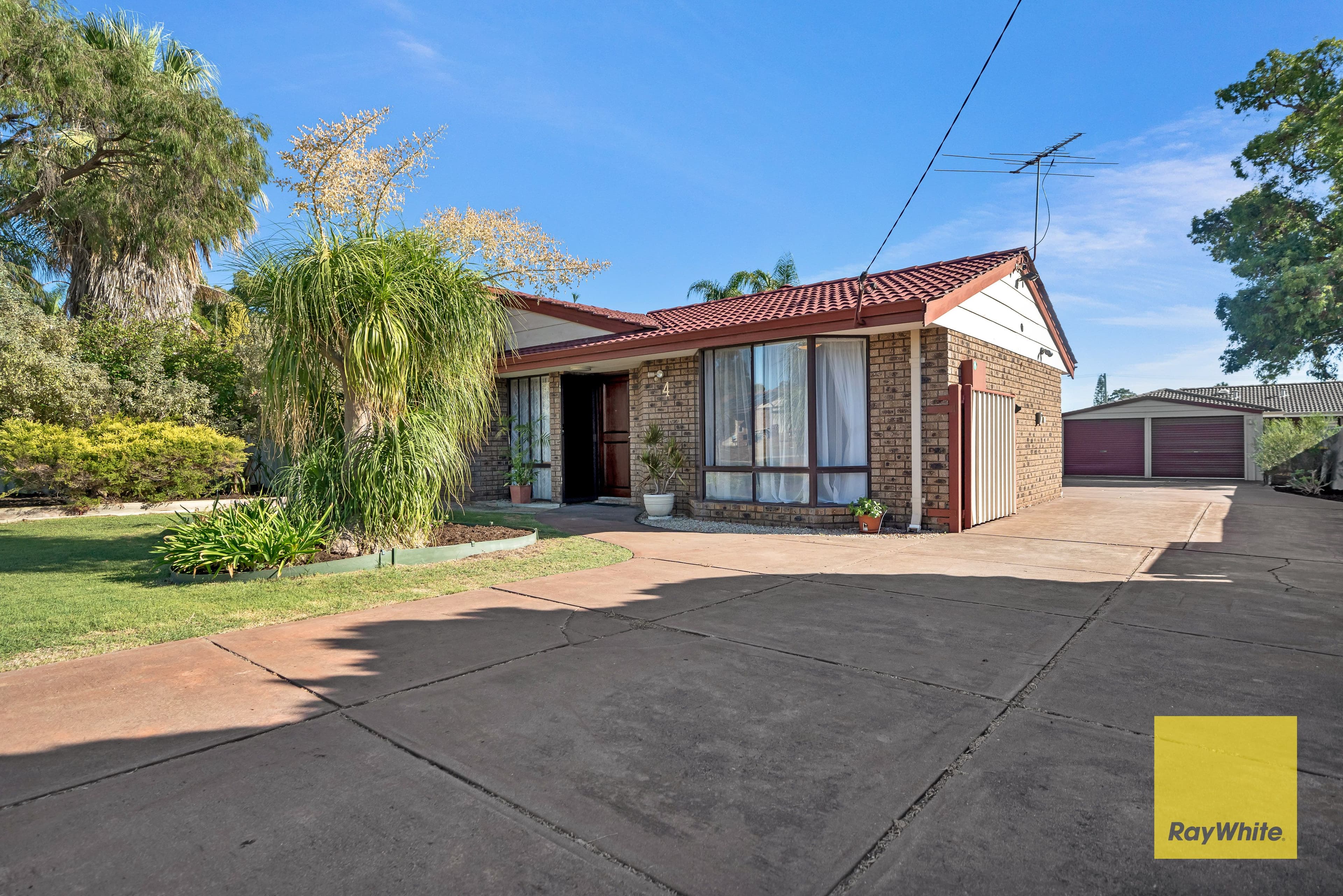 4 Crucis Close, Mirrabooka WA 6061, Mirrabooka - Thumbnail 2