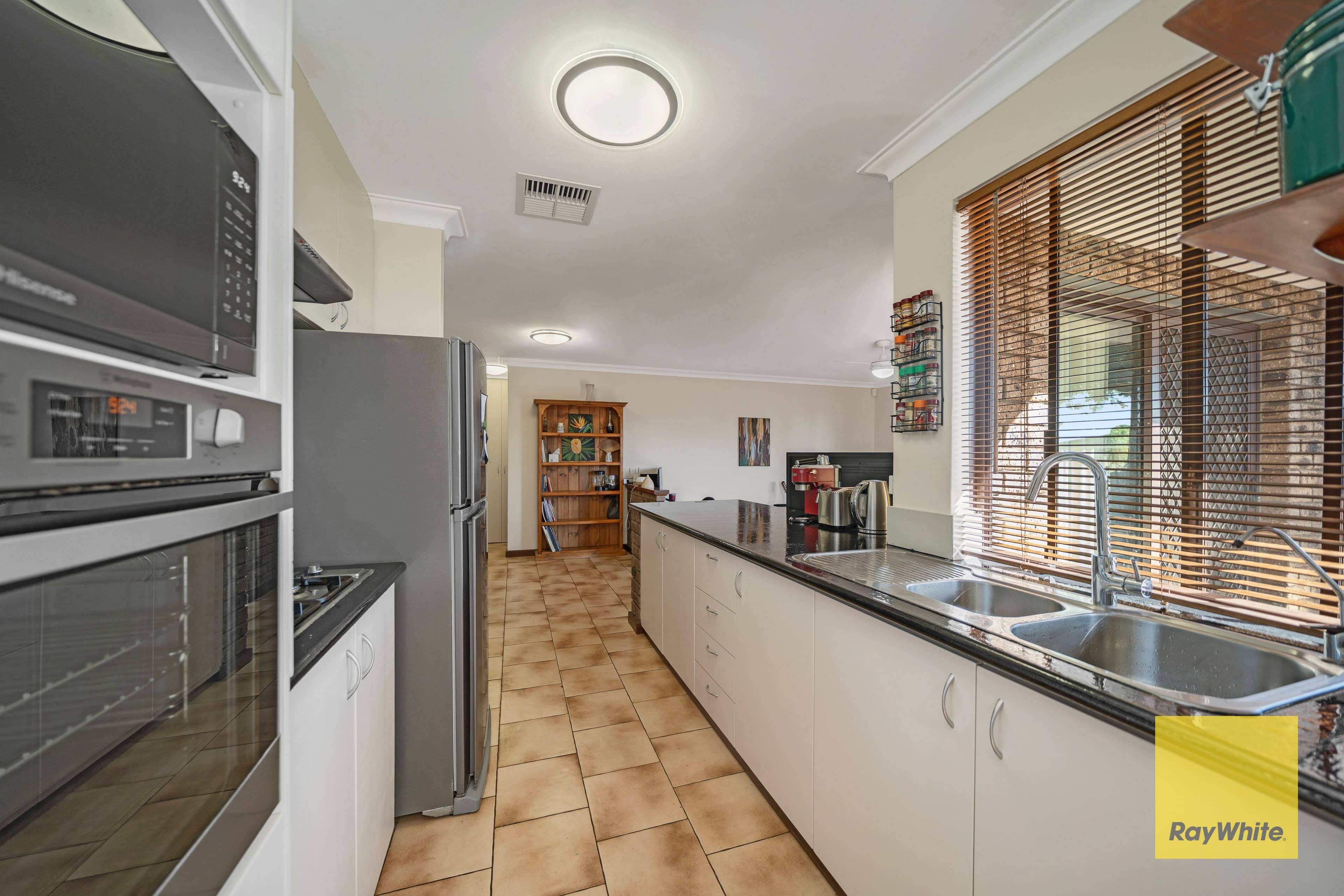 4 Crucis Close, Mirrabooka WA 6061, Mirrabooka - Thumbnail 7