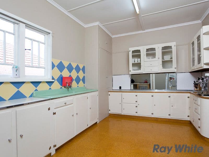 21 Barker Street, WAVELL HEIGHTS QLD 4012, Wavell Heights - Thumbnail 4
