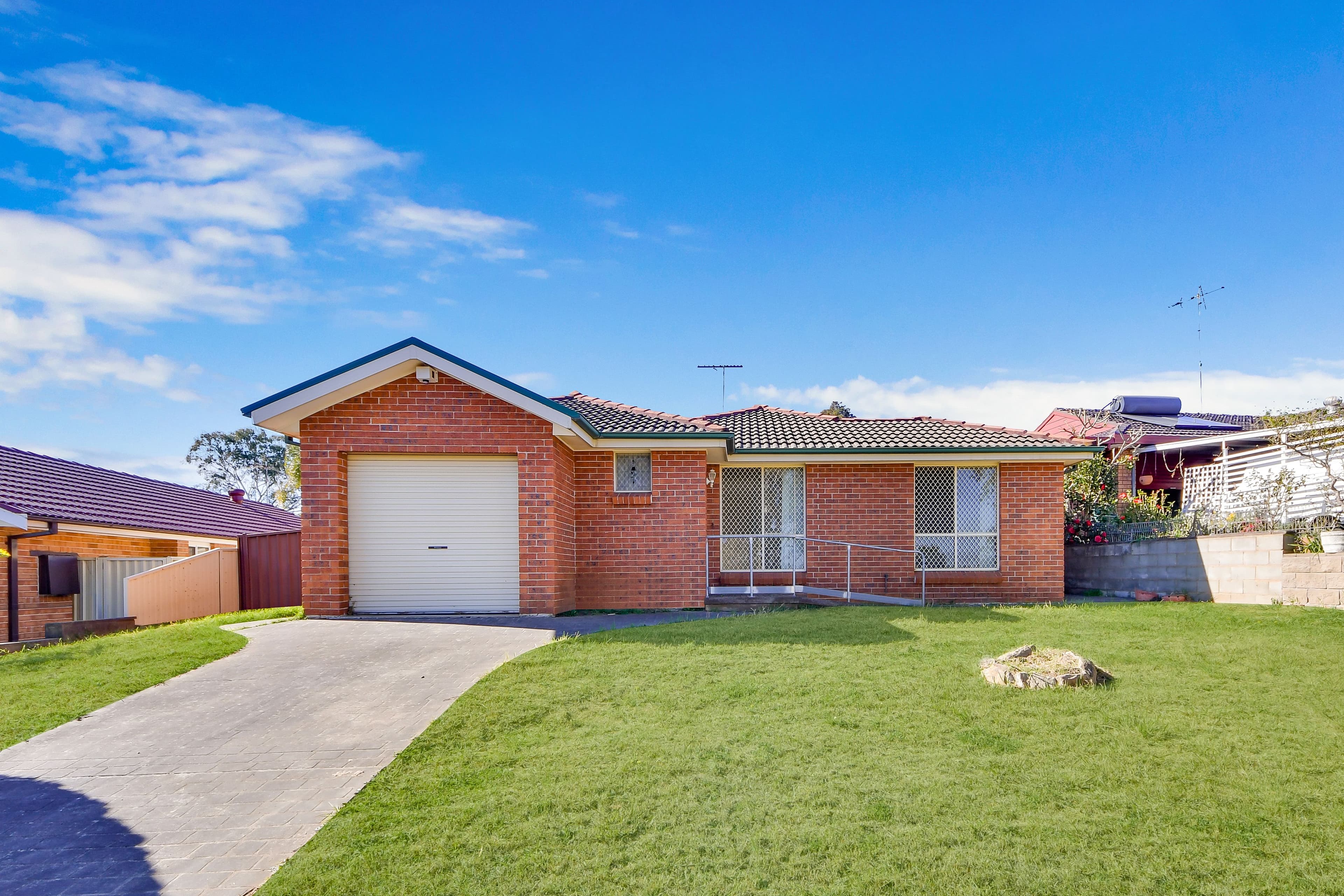 16 Ferdinand Place, Rosemeadow - Thumbnail 2