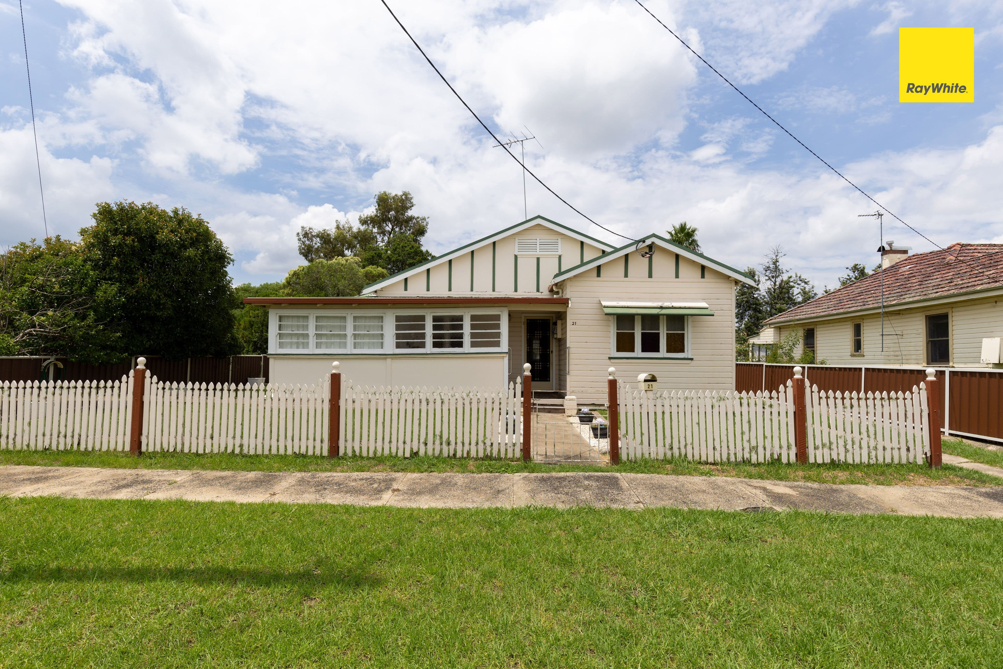 21 Granville Street, Inverell NSW 2360, Inverell - Image 1