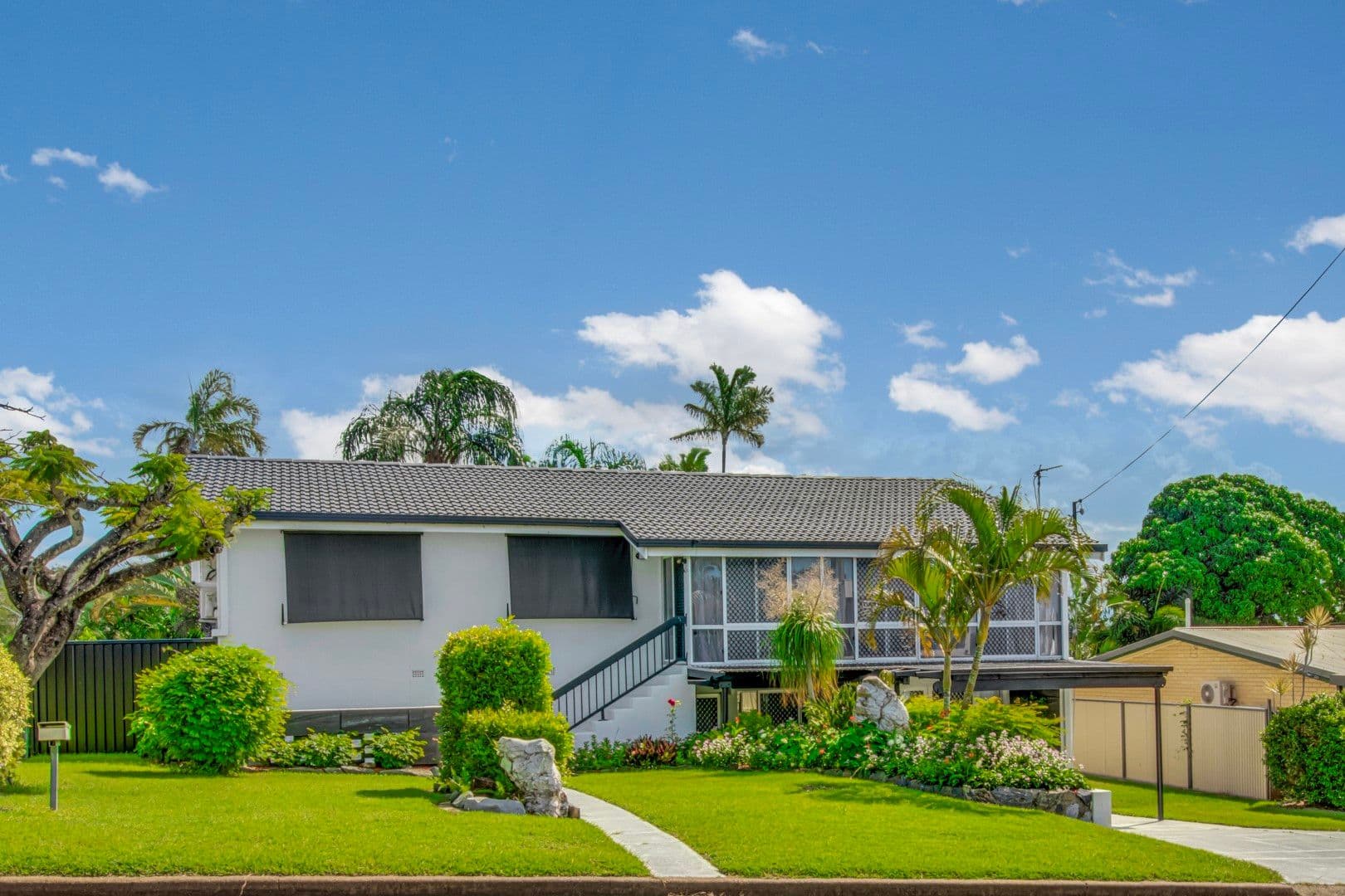 16 Wistari Street, Clinton QLD 4680, Clinton - Thumbnail 2
