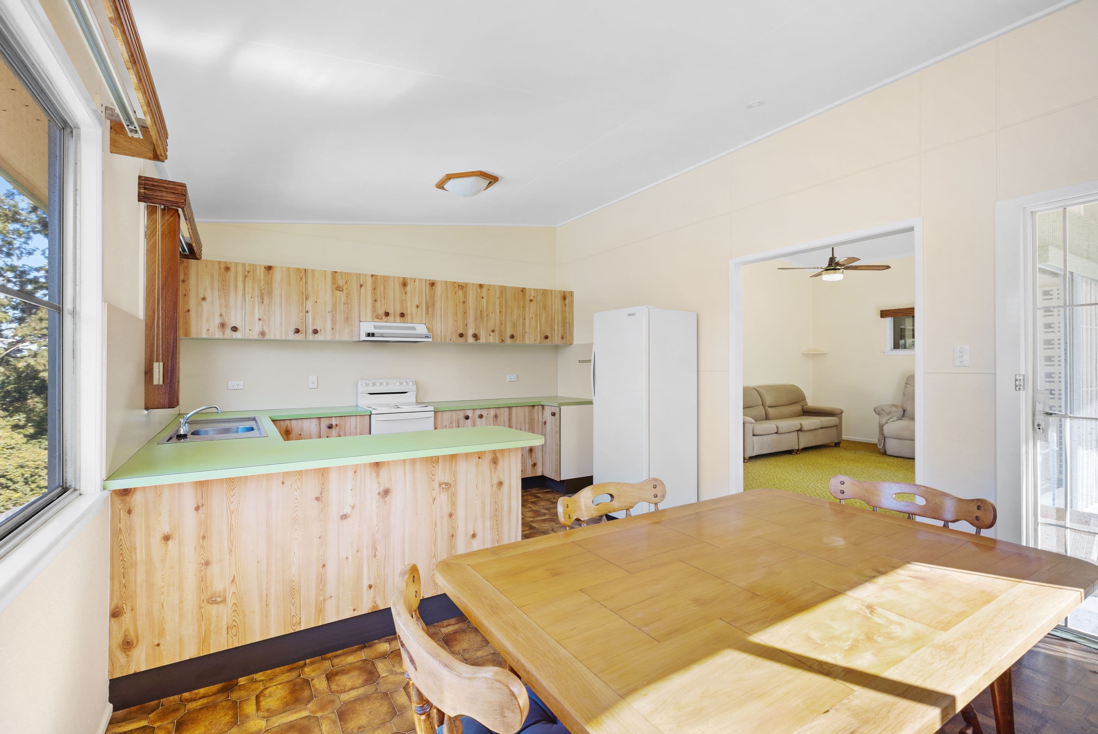 8 Sapphire Drive, Nambour QLD 4560, Nambour - Thumbnail 4