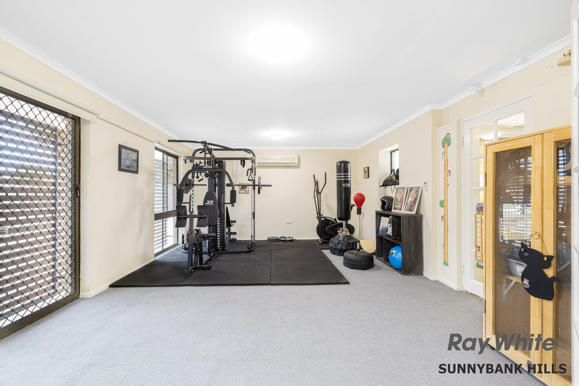 18 Alphitonia Crescent, Sunnybank Hills QLD 4109, Sunnybank Hills - Thumbnail 5