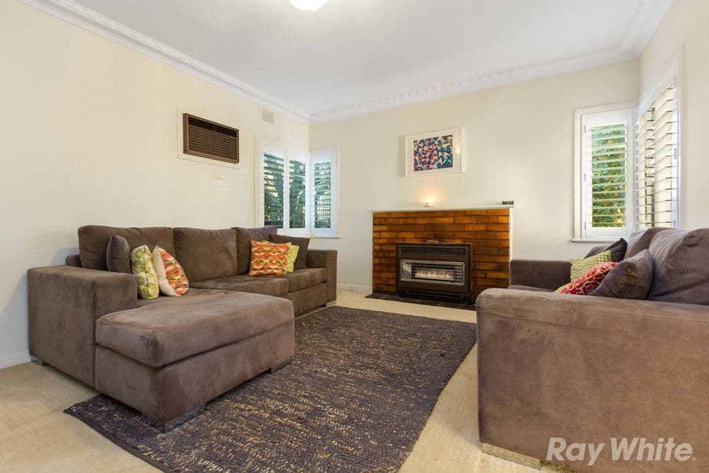 2 Wilson Street, Cheltenham VIC 3192, Cheltenham - Thumbnail 2