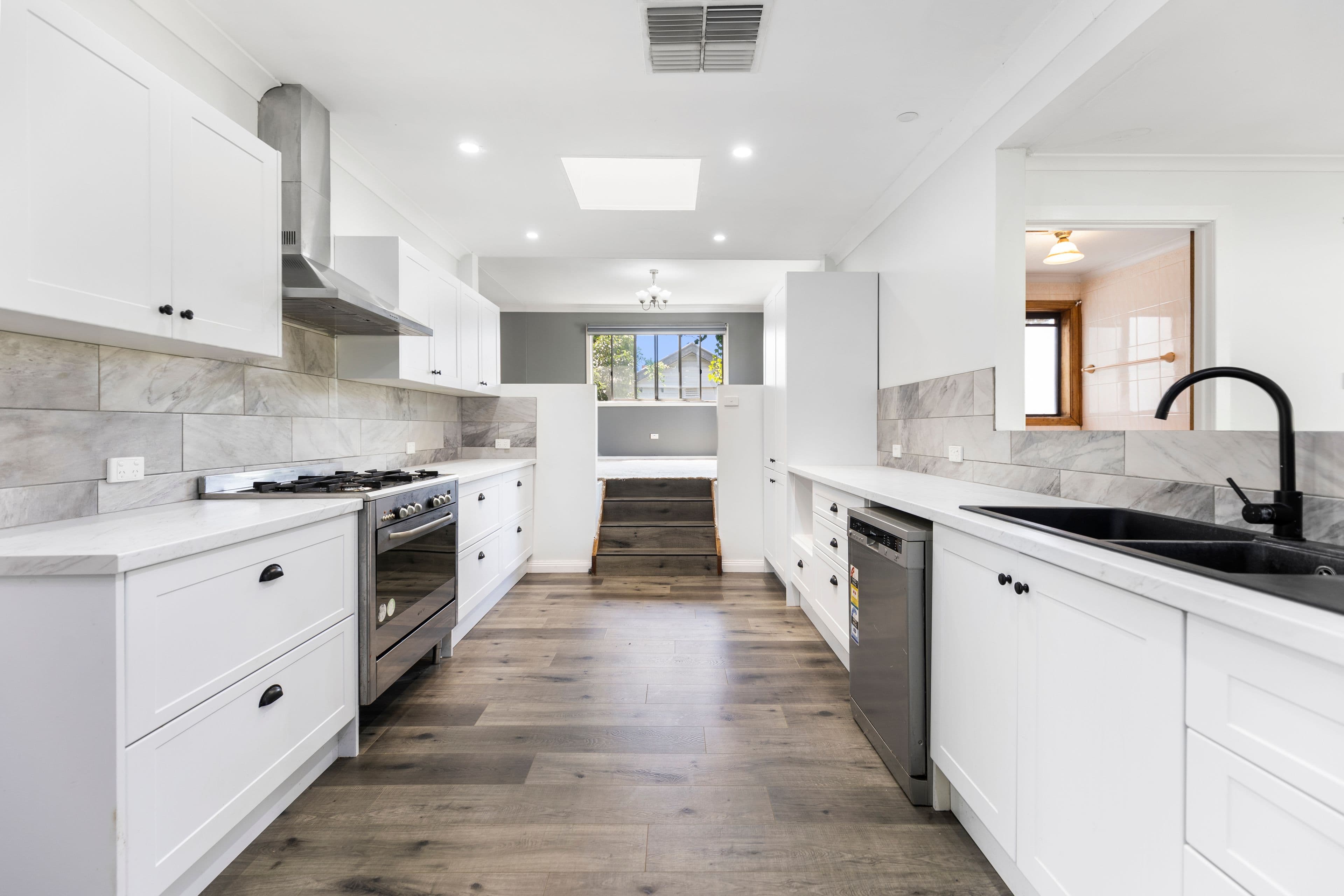 31 Dalley Street, Junee NSW 2663, Junee - Thumbnail 3