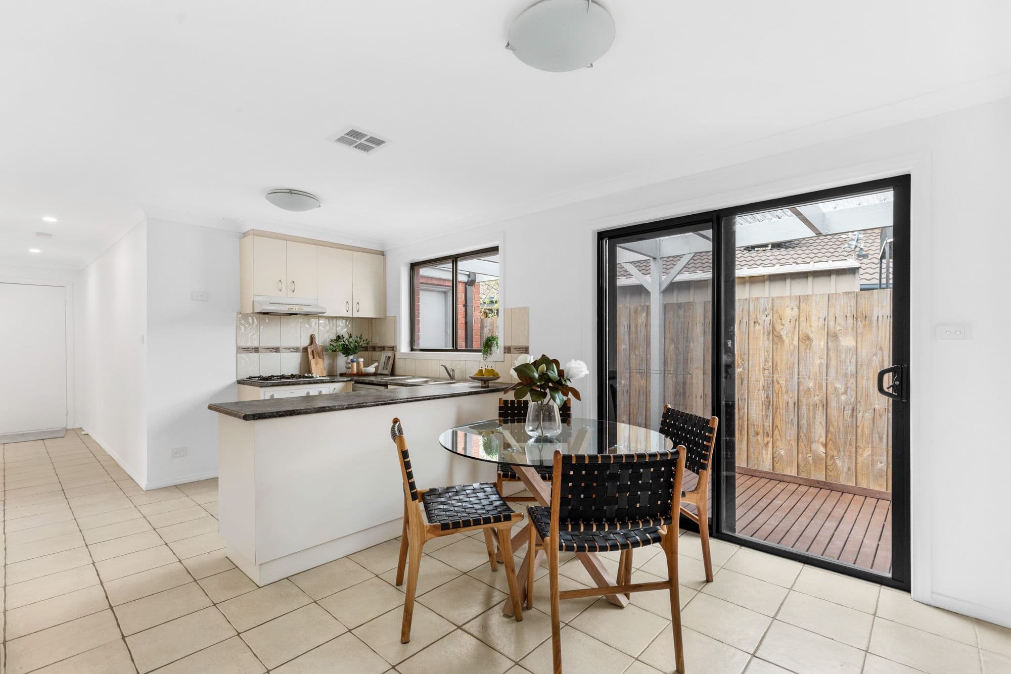 6 Lucy Close, Tarneit VIC 3029, Tarneit - Thumbnail 3