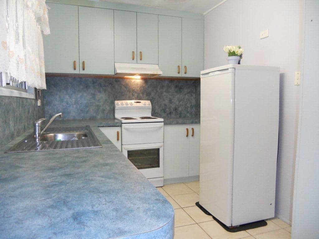 5 Holmes Drive, BEACONSFIELD QLD 4740, Beaconsfield - Thumbnail 3
