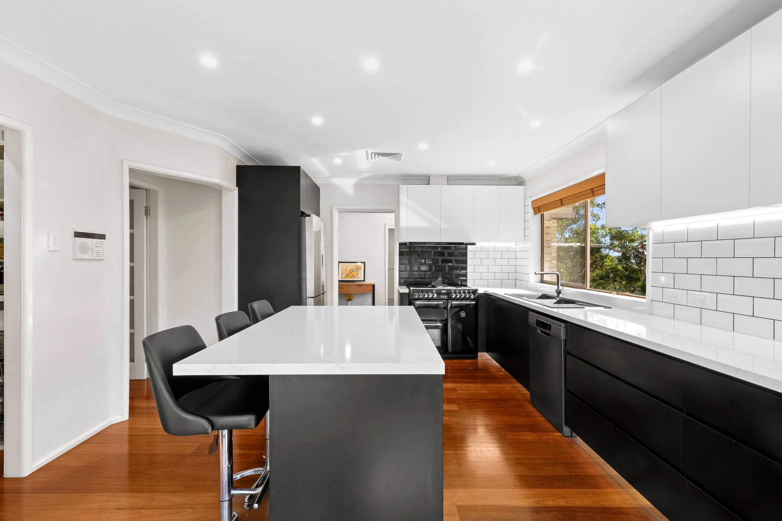 25 Holmlea Place, Engadine NSW 2233, Engadine - Thumbnail 2