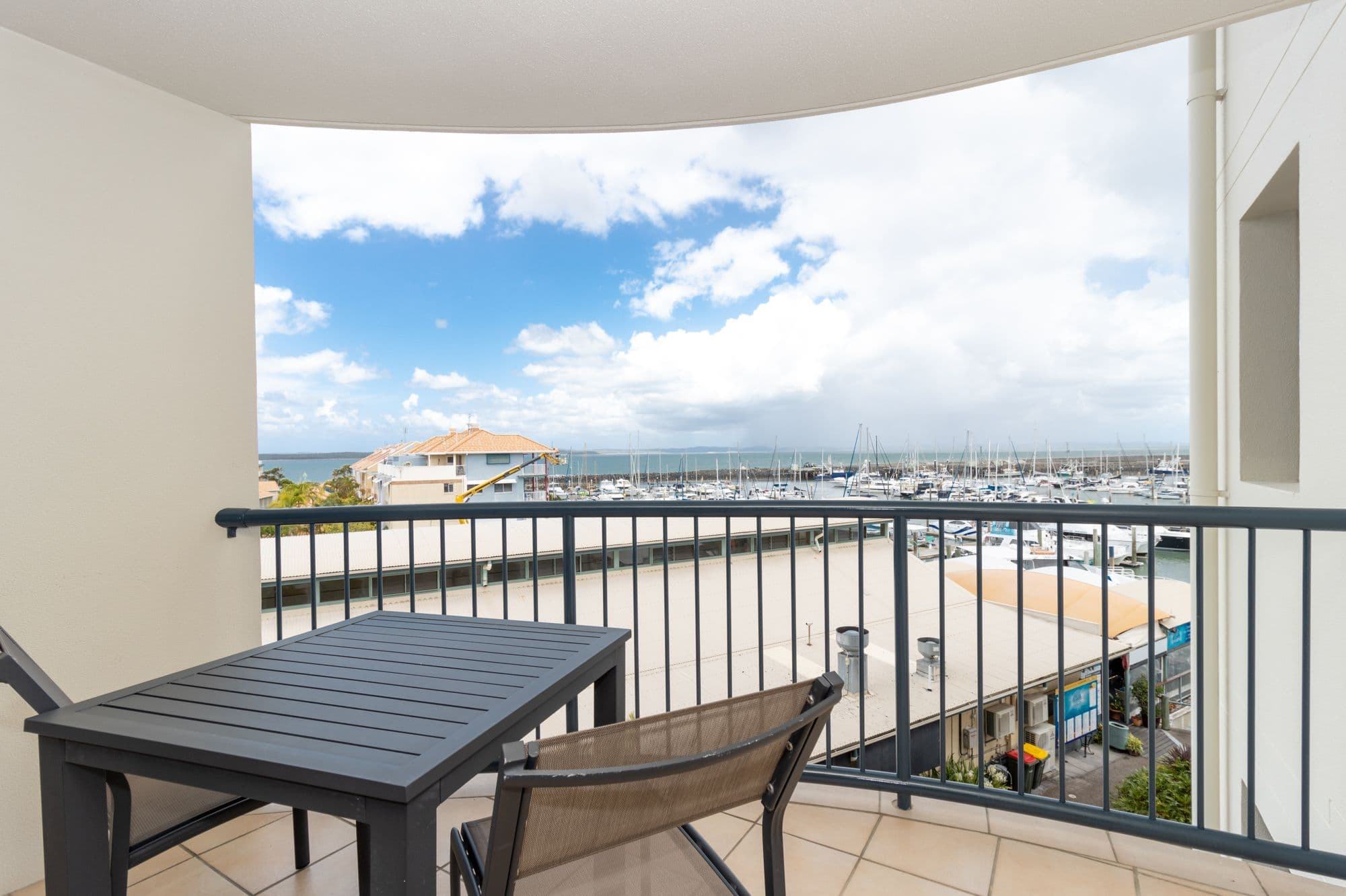 Unit 403 Mantra Resort, Buccaneer Drive, Urangan QLD 4655, Urangan - Thumbnail 6