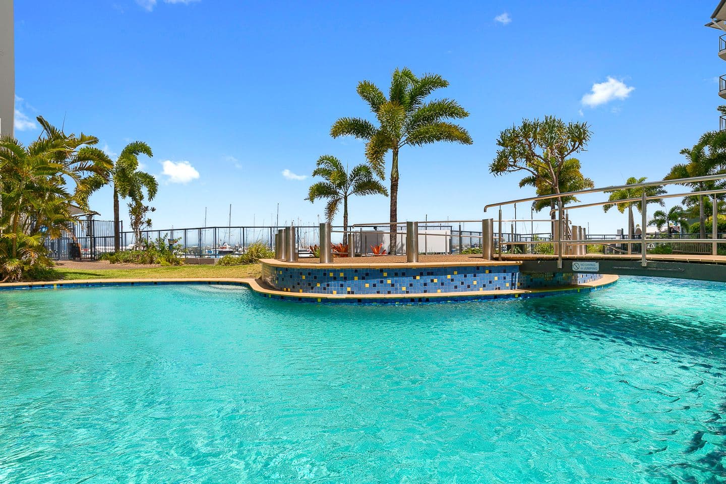 Unit 403 Mantra Resort, Buccaneer Drive, Urangan QLD 4655, Urangan - Thumbnail 8