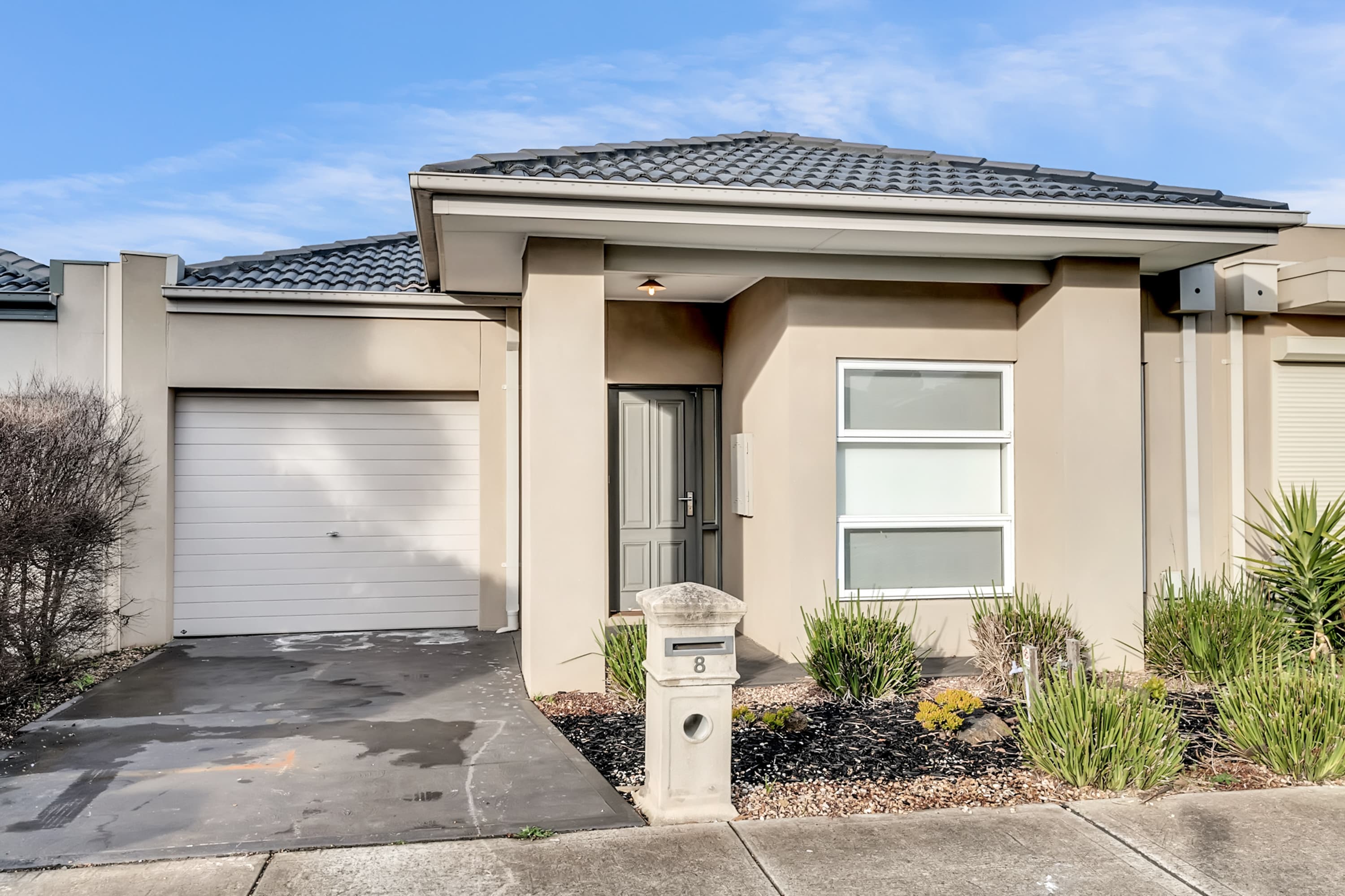 8 Gerald Street, Craigieburn VIC, Craigieburn - Image 1