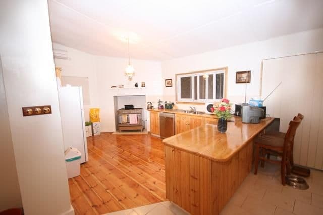 18 Chapel Street, BURRA SA 5417, Burra - Thumbnail 2