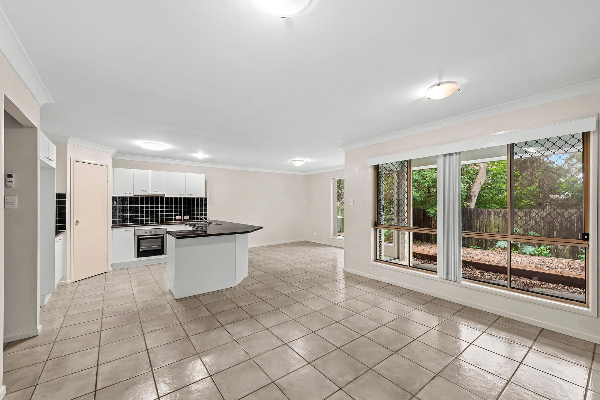 9 Owen Stanley Place, Darra QLD 4076, Darra - Thumbnail 2