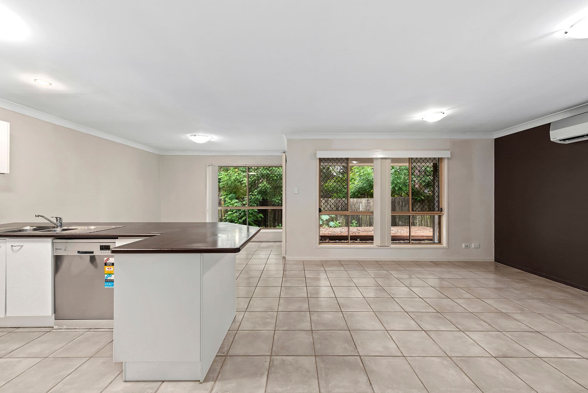 9 Owen Stanley Place, Darra QLD 4076, Darra - Thumbnail 7