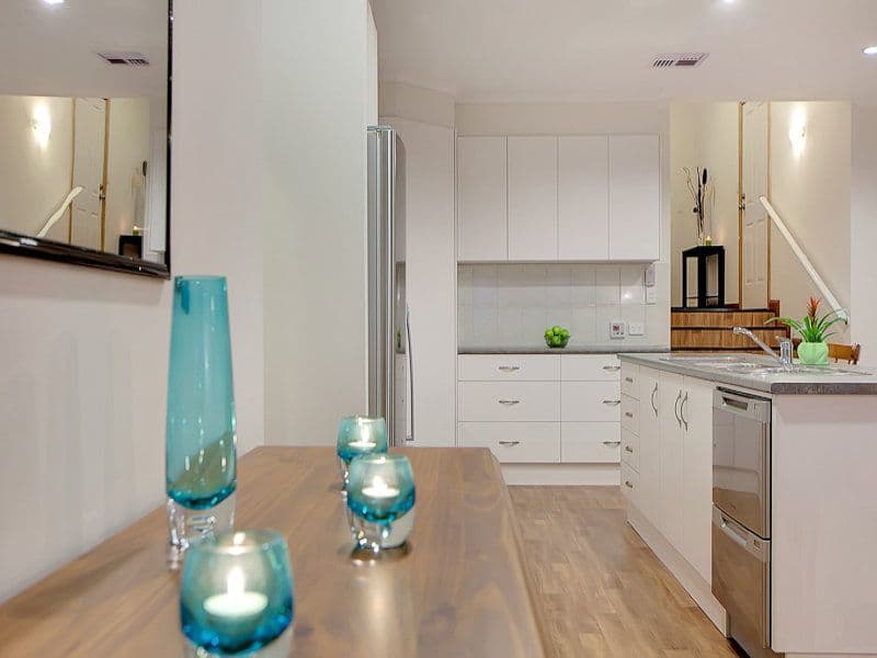 60 Elizabeth Crescent, Hallett Cove SA 5158, Hallett Cove - Thumbnail 2