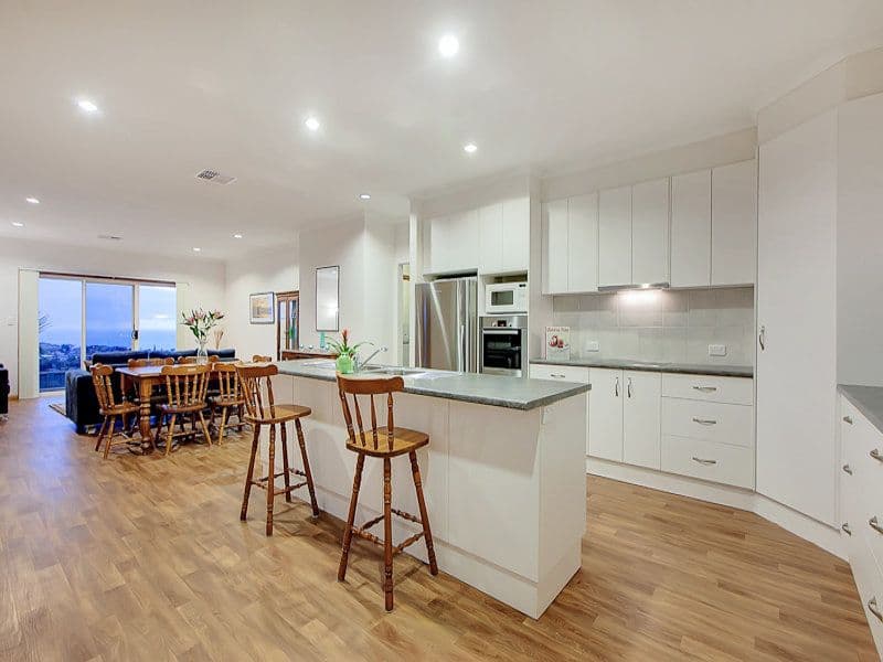60 Elizabeth Crescent, Hallett Cove SA 5158, Hallett Cove - Thumbnail 3