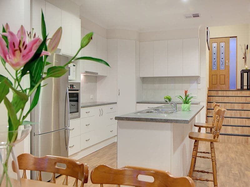 60 Elizabeth Crescent, Hallett Cove SA 5158, Hallett Cove - Thumbnail 4