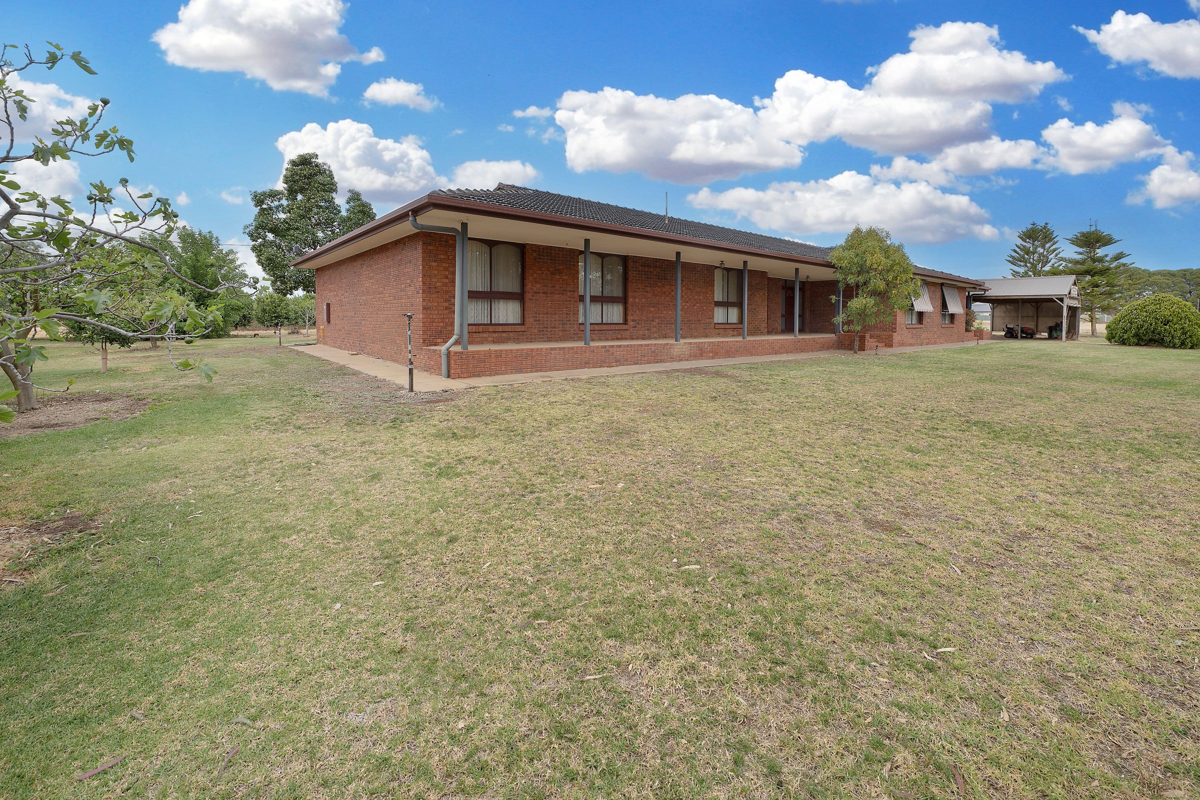 88 Lockhart Road, Tooleybuc NSW 2736, Tooleybuc - Thumbnail 2