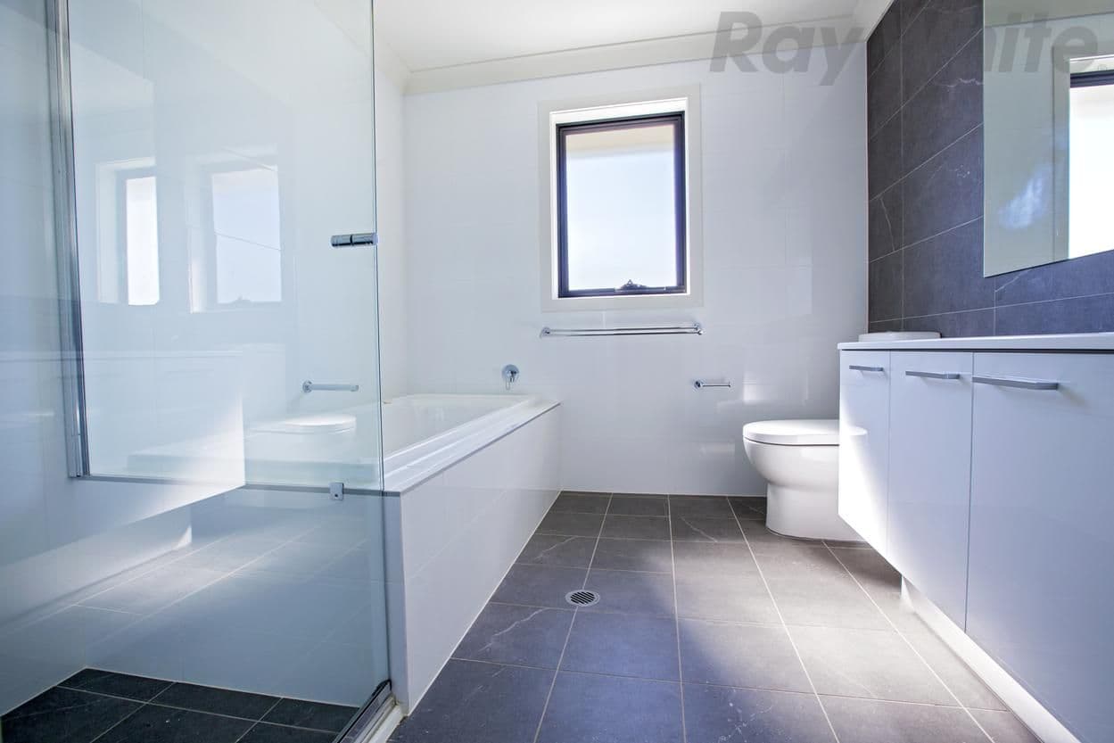 23 Greenview Drive, Moorebank - Thumbnail 7