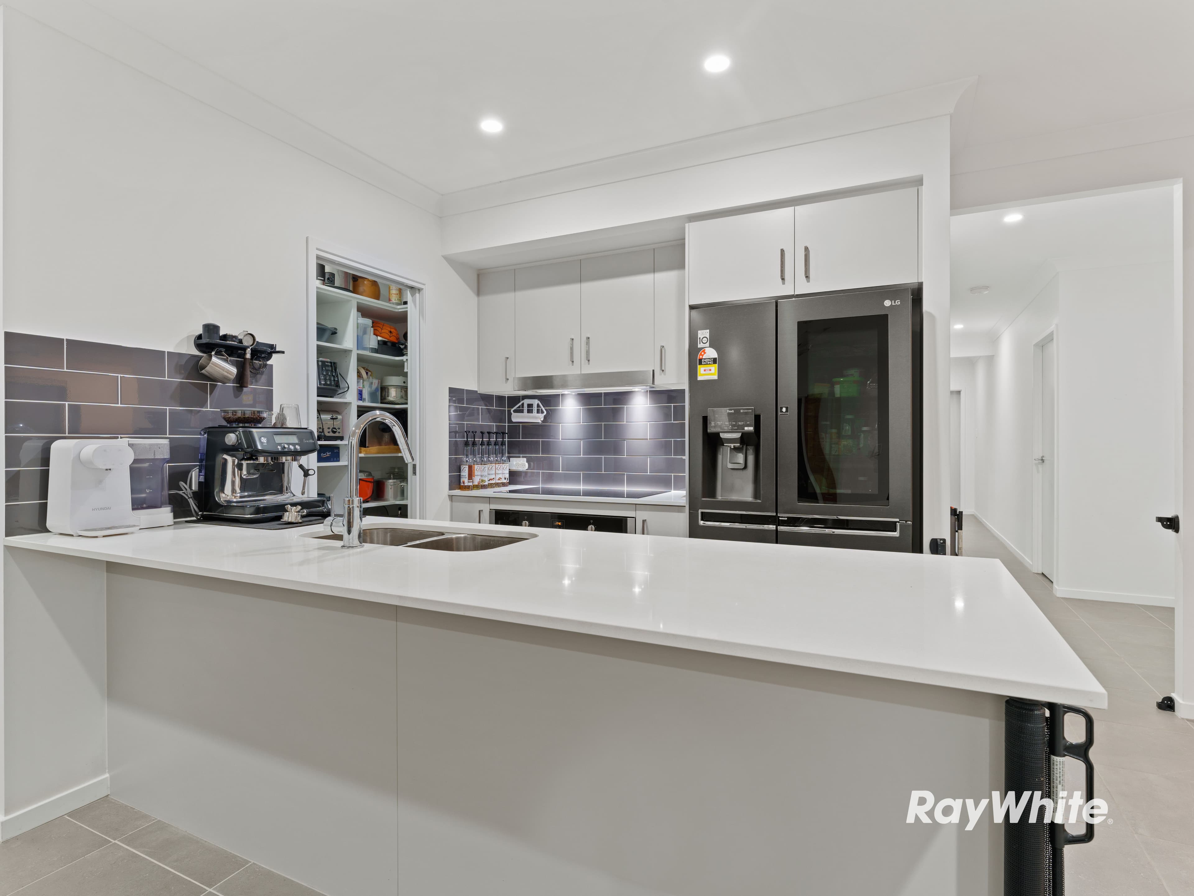 58 Weedbrook Street, Park Ridge QLD 4125, Park Ridge - Thumbnail 4