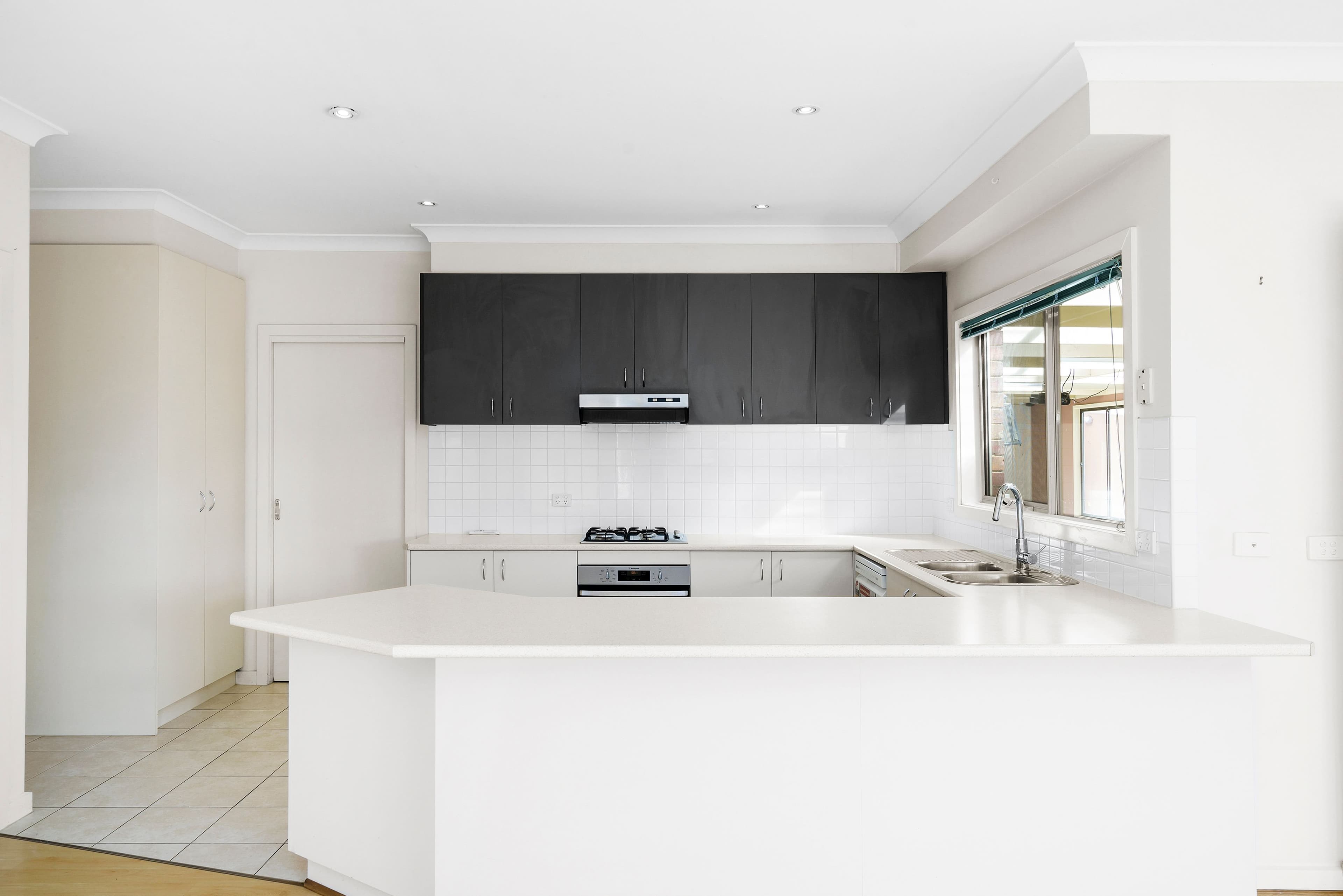 32 Saxonwood Drive, Sunbury VIC 3429, Sunbury - Thumbnail 4