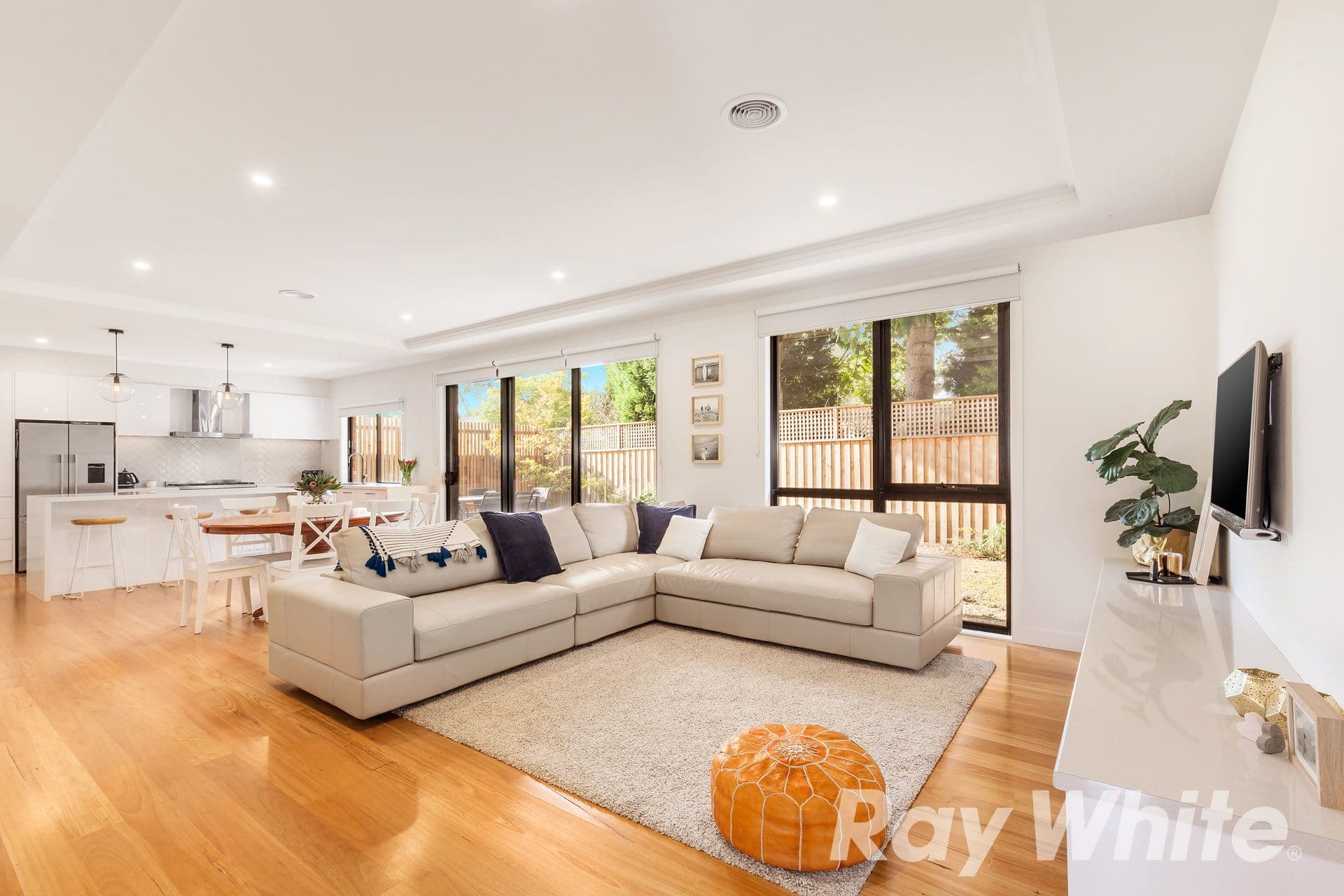 25 Linda Crescent, Ferntree Gully VIC 3156, Ferntree Gully - Thumbnail 2